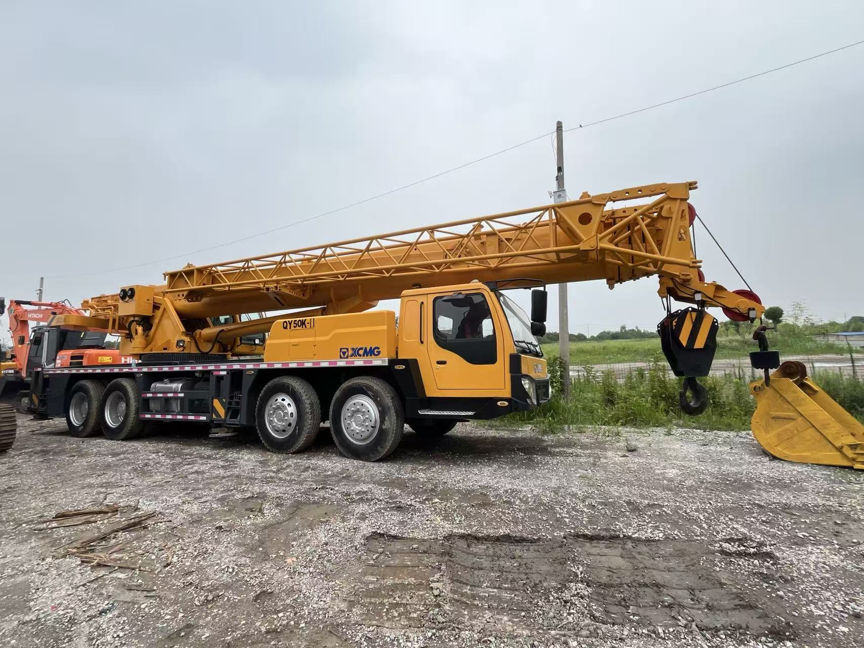 图片_20260724142450_256_9 XCMG 50-Ton Truck Crane - Image 1